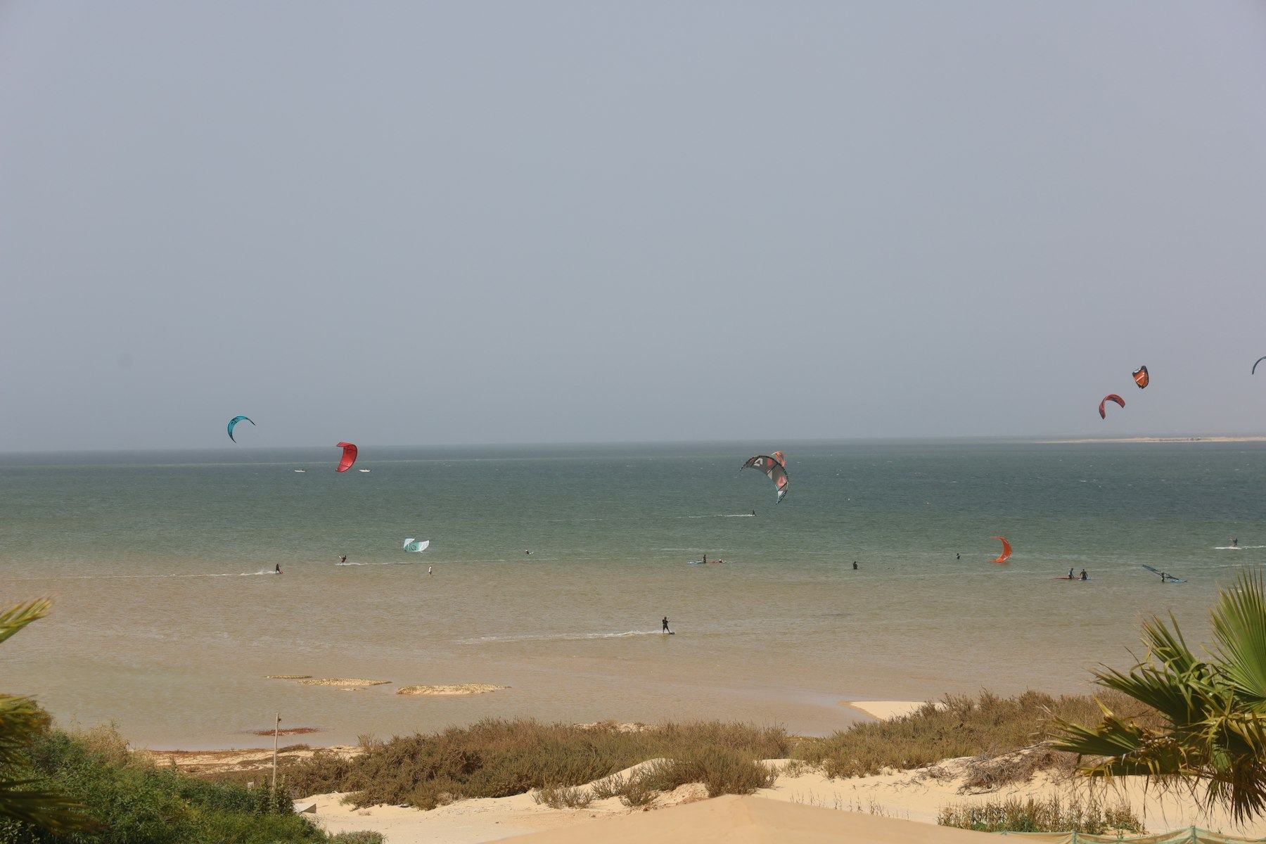 Kitesurfeurs sur la lagune de Dakhla